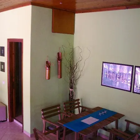 Apartment Pella House & *