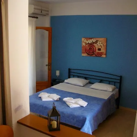 Apartment Pella House & *