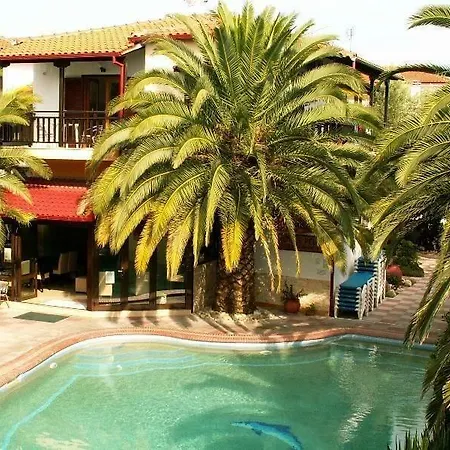 Pella House & Apartment *